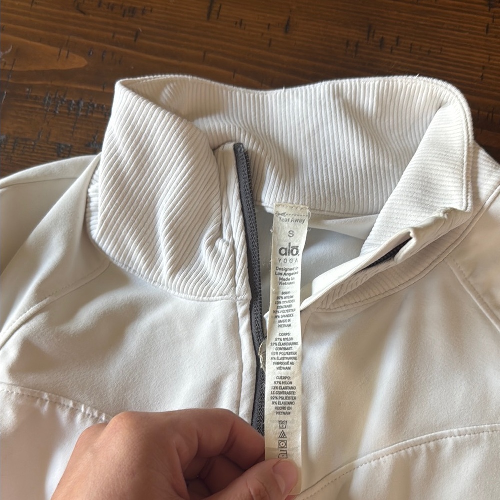 ALO Yoga White Zip-Up Hoodie - Picture 3 of 6